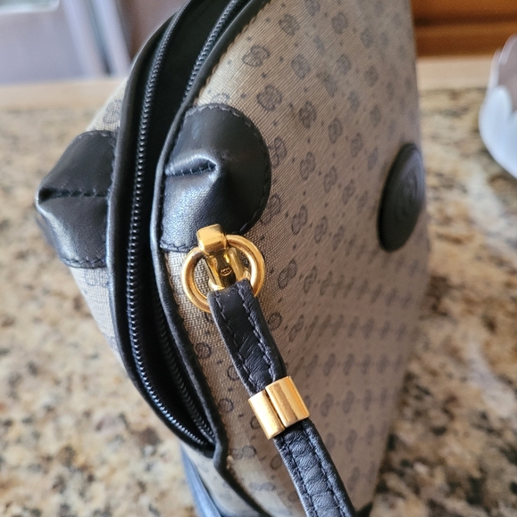 Vintage Gucci GG Monogram Crossbody Bag - Picture 3 of 15